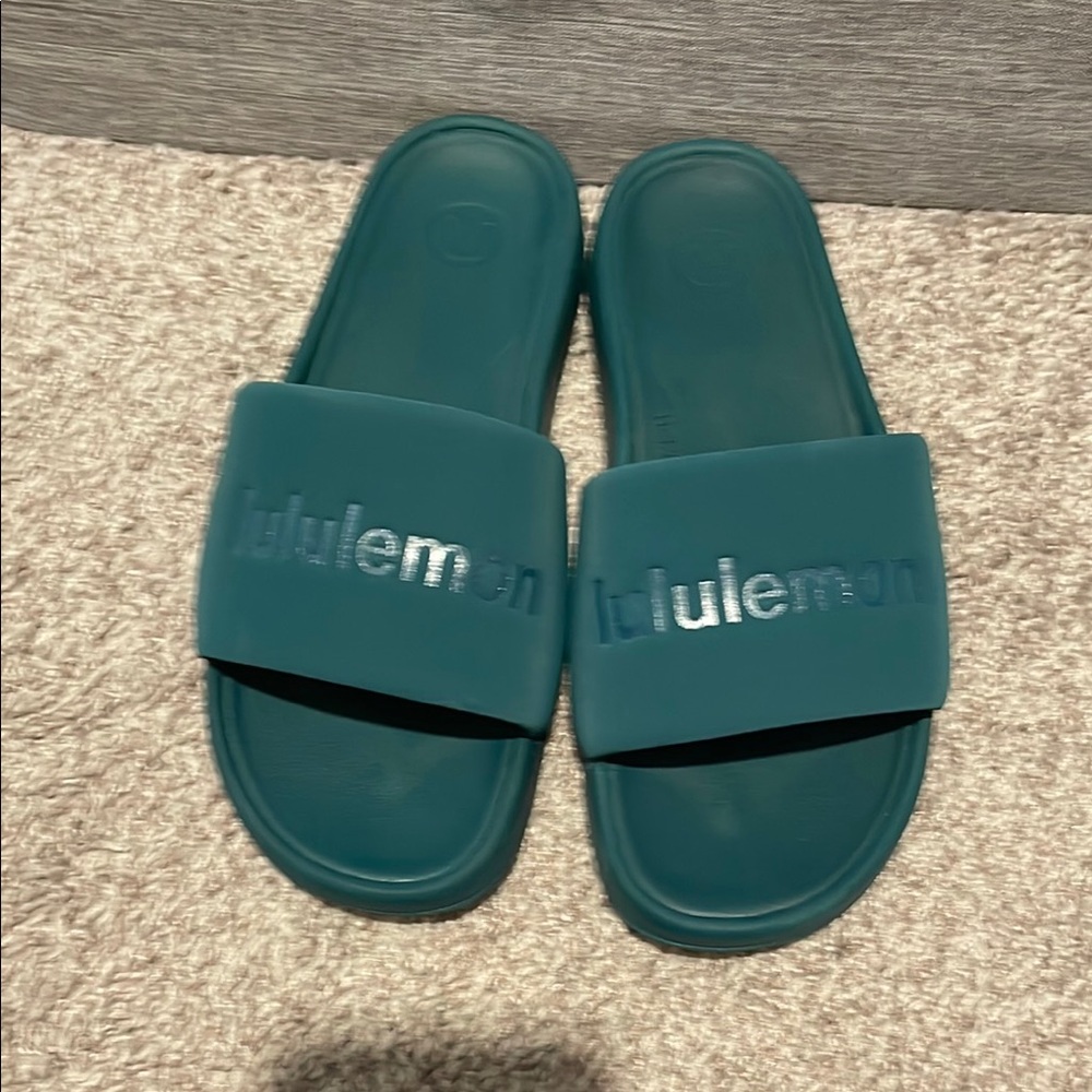 Lululemon restfeel slides